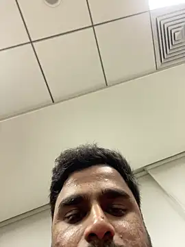 hassuniii online show from 10, 2, 2026