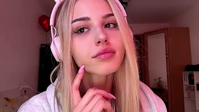 Snapshot of Evva_mayy chatting on 26, 2, 2026 Evva mayy online show from 26, 2, 2026