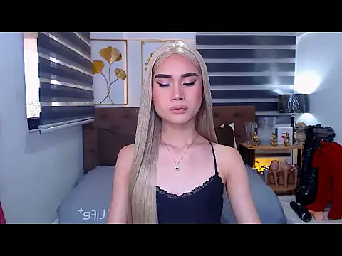 JuicyCockThea online show from 13, 4, 2026