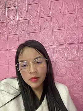 Strawberry-wet online show from 9, 2, 2026