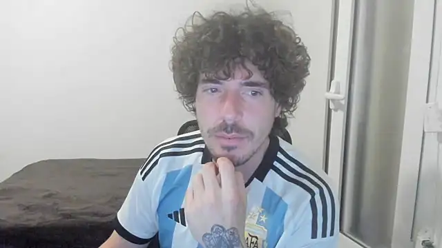 Snapshot of joaquin420_hot chatting on 20, 2, 2026 joaquin420 hot online show from 20, 2, 2026