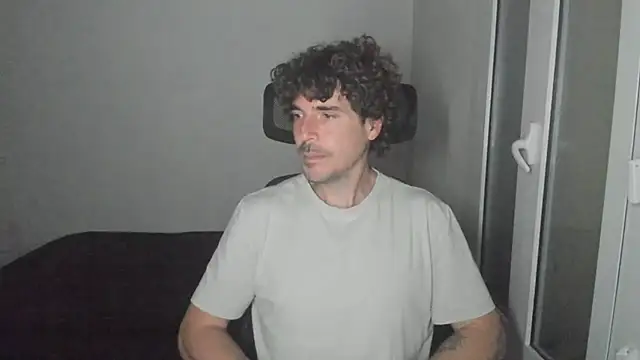 Snapshot of joaquin420_hot chatting on 27, 2, 2026 joaquin420 hot online show from 27, 2, 2026