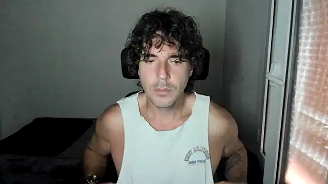 Snapshot of joaquin420_hot chatting on 4, 5, 2026 joaquin420 hot online show from 4, 5, 2026