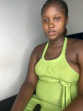 Snapshot of shyNia chatting on 18, 2, 2026 shyNia online show from 18, 2, 2026