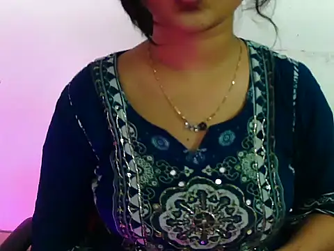 Snapshot of AnshikaBloom98 chatting on 14, 3, 2026 AnshikaBloom98 online show from 14, 3, 2026