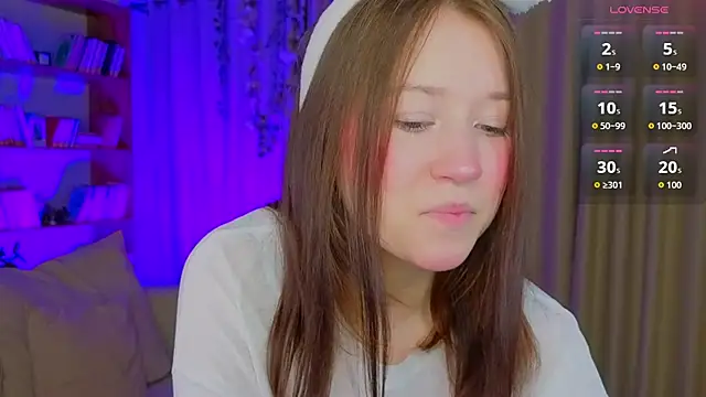 MmollyMay online show from 8, 4, 2026