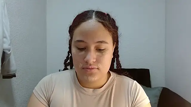 Snapshot of leilanewgirl chatting on 12, 2, 2026 leilanewgirl online show from 12, 2, 2026