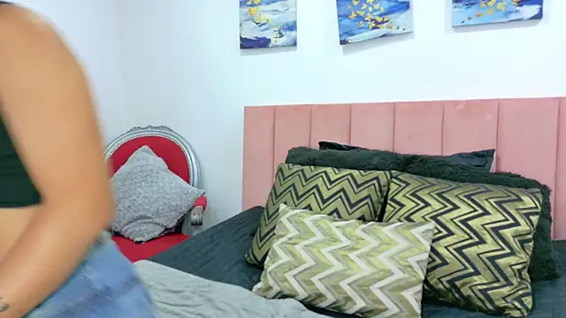 Snapshot of LuciadelaVega chatting on 1, 3, 2026 LuciadelaVega online show from 1, 3, 2026