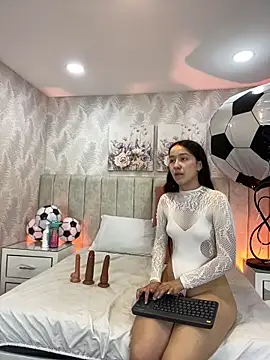Snapshot of Brisa_Silva chatting on 19, 6, 2026 Brisa Silva online show from 19, 6, 2026