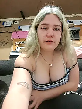 Snapshot of Dulcexpecado chatting on 27, 4, 2026 Dulcexpecado online show from 27, 4, 2026