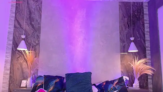 Hannah-Prada online show from 10, 4, 2026