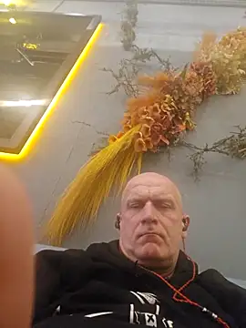 Snapshot of sk8brd_snwbrd_no_snitch chatting on 17, 2, 2026 sk8brd snwbrd no snitch online show from 17, 2, 2026