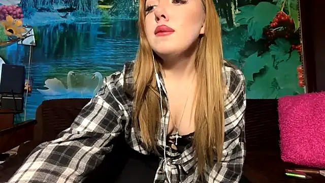 Snapshot of LeahSablea chatting on 18, 2, 2026 LeahSablea online show from 18, 2, 2026