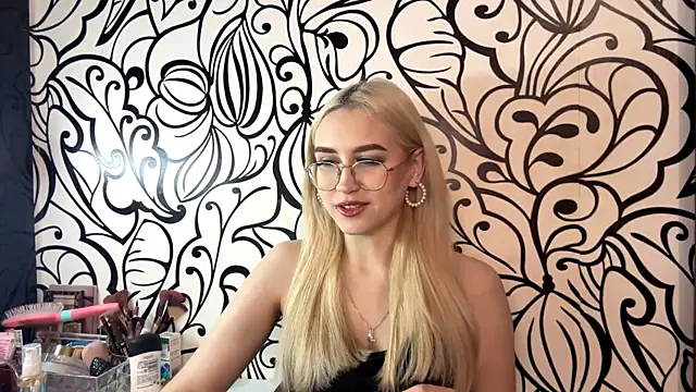 Snapshot of Kat_Catherine chatting on 24, 2, 2026 Kat Catherine online show from 24, 2, 2026