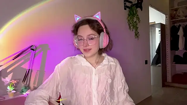 Snapshot of SlunkRear chatting on 13, 2, 2026 SlunkRear online show from 13, 2, 2026