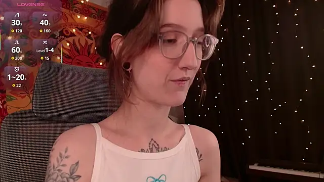 Snapshot of lolami_ chatting on 9, 6, 2026 lolami online show from 9, 6, 2026