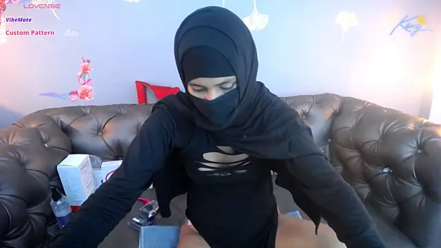 Snapshot of zahra_zaid chatting on 18, 4, 2026 zahra zaid online show from 18, 4, 2026
