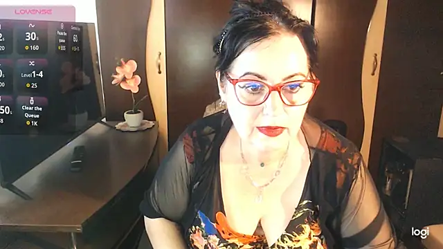 Snapshot of exiMIlf chatting on 9, 6, 2026 exiMIlf online show from 9, 6, 2026