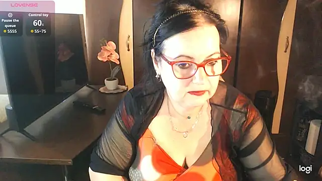 Snapshot of exiMIlf chatting on 19, 6, 2026 exiMIlf online show from 19, 6, 2026