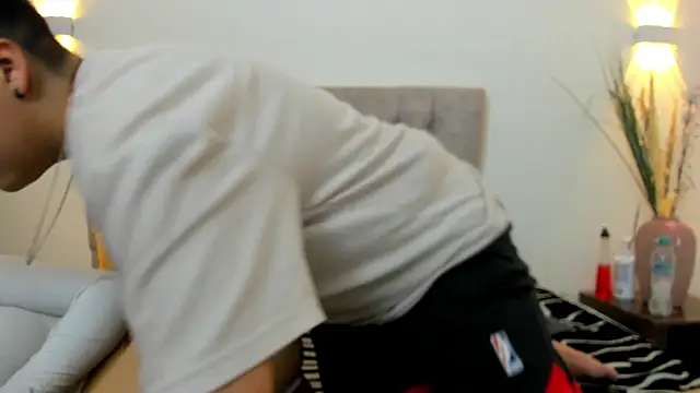 Gaia n Nix online show from 5, 4, 2026