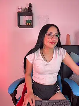  Mia kiss  online show from 5, 4, 2026