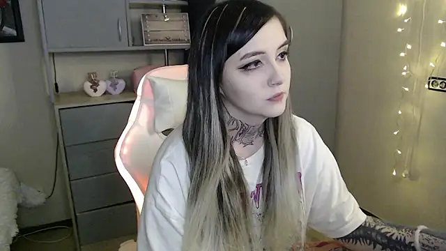 Rin Tozier online show from 24, 3, 2026