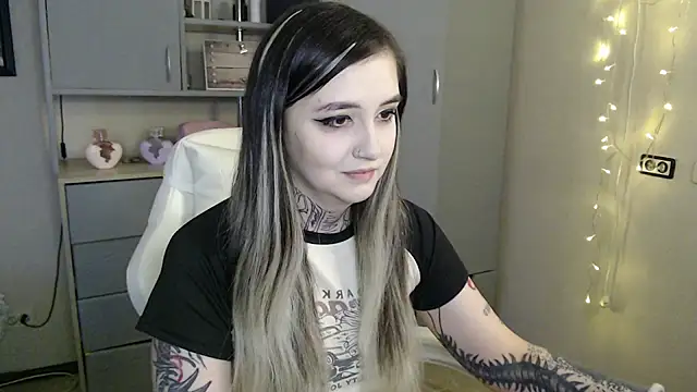 Rin Tozier online show from 25, 3, 2026