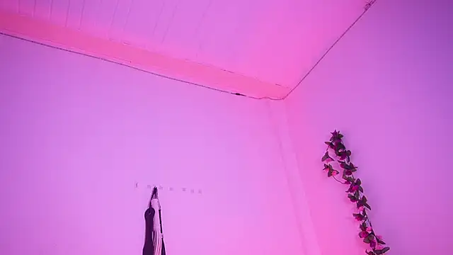 Snapshot of TiffanySander chatting on 11, 4, 2026 TiffanySander online show from 11, 4, 2026