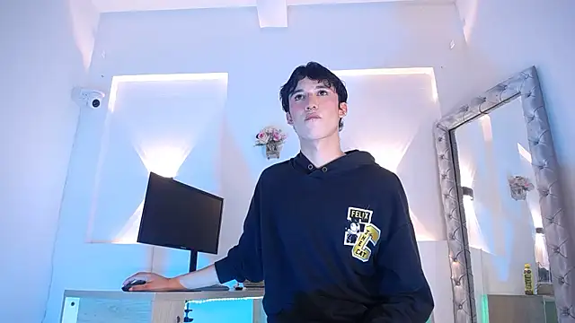 Snapshot of jullian_ricci chatting on 28, 5, 2026 jullian ricci online show from 28, 5, 2026