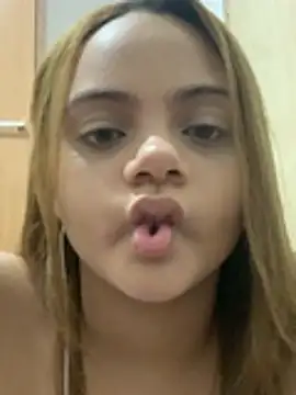 Snapshot of ayla0881 chatting on 5, 7, 2026 ayla0881 online show from 5, 7, 2026
