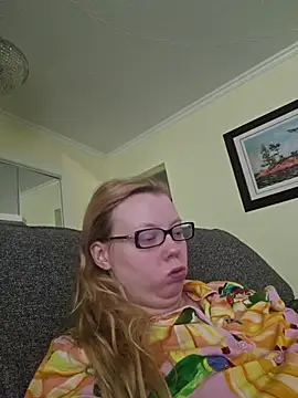 Snapshot of ShySweetheart chatting on 10, 7, 2026 ShySweetheart online show from 10, 7, 2026