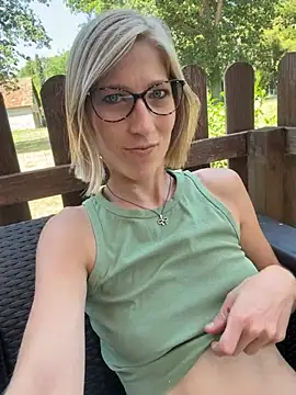 Snapshot of blondie-27 chatting on 11, 7, 2026 blondie-27 online show from 11, 7, 2026