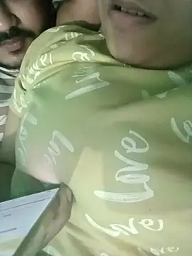 Snapshot of Desiyoungcouple15 chatting on 19, 2, 2026 Desiyoungcouple15 online show from 19, 2, 2026