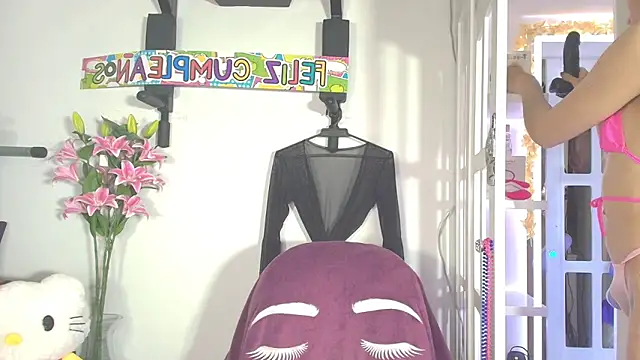 Yiyii online show from 9, 4, 2026