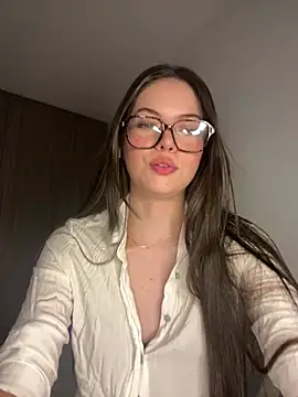 Snapshot of alyabelova chatting on 4, 8, 2026 alyabelova online show from 4, 8, 2026