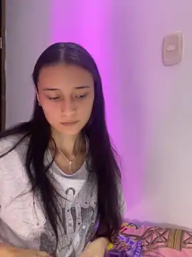 Snapshot of candy_deluxe chatting on 8, 5, 2026 candy deluxe online show from 8, 5, 2026