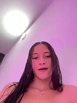 Snapshot of candy_deluxe chatting on 12, 6, 2026 candy deluxe online show from 12, 6, 2026