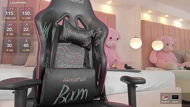 Snapshot of antonella_moon7 chatting on 9, 3, 2026 antonella moon7 online show from 9, 3, 2026