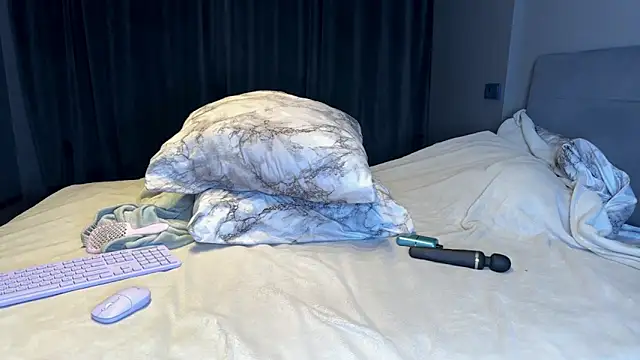 yourselenas online show from 19, 3, 2026