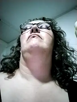 Snapshot of _Saraqueen chatting on 6, 3, 2026 Saraqueen online show from 6, 3, 2026