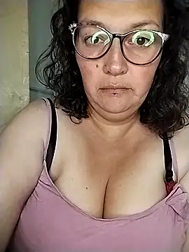 Snapshot of _Saraqueen chatting on 8, 3, 2026 Saraqueen online show from 8, 3, 2026