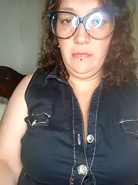 Snapshot of _Saraqueen chatting on 5, 4, 2026 Saraqueen online show from 5, 4, 2026