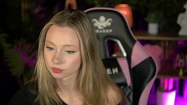 SweetDaisy me online show from 18, 2, 2026