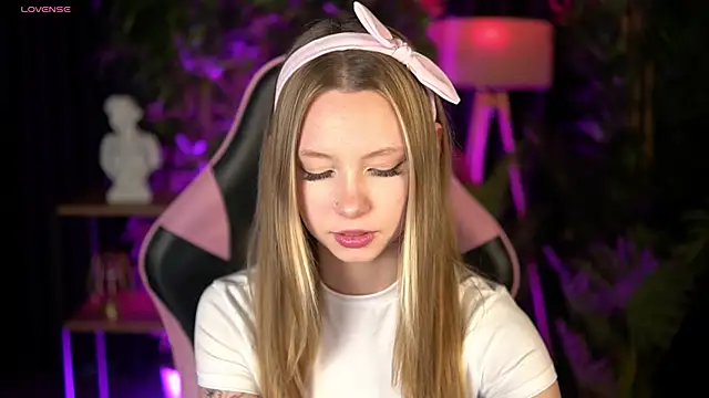 SweetDaisy me online show from 11, 3, 2026