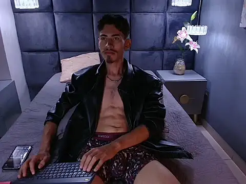 Snapshot of skinny_jean_ chatting on 28, 5, 2026 skinny jean online show from 28, 5, 2026