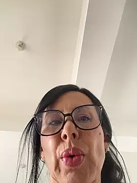 caritoo21 online show from 13, 6, 2026