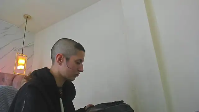 Snapshot of Fieramadame chatting on 17, 4, 2026 Fieramadame online show from 17, 4, 2026