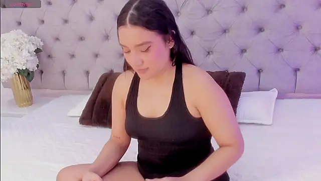 Snapshot of LiiaBloom chatting on 17, 5, 2026 LiiaBloom online show from 17, 5, 2026