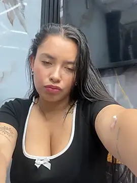 Miss Bella Flame online show from 15, 4, 2026