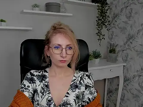 CinderellaMoon online show from 18, 2, 2026